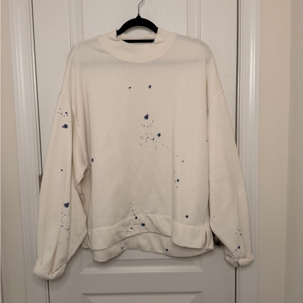 Old Navy Cream Sweatshirt size L